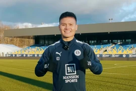 Quang Hải chúc Tết người hâm mộ Việt Nam từ đại bản doanh Pau FC