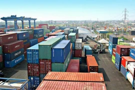 28% doanh nghiệp phải trả phí ngoài quy định khi làm thủ tục hải quan