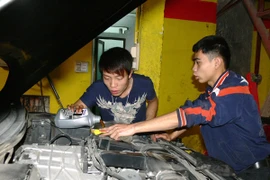 Đề xuất giảm thuế nhập khẩu nhiều linh kiện ôtô về 0% 