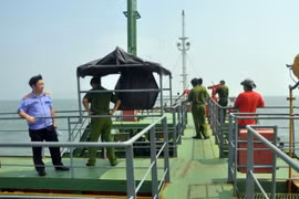 Bộ Công an khám nghiệm tàu Sunrise 689 nghi bị cướp biển tấn công