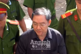 Khánh Hòa: Dương Chí Dũng xuất hiện tại phiên xét xử vụ ụ nổi 83M