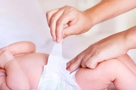 Ngồi tù vì không thay bỉm cho con