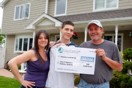 Hai lần trúng số triệu đô