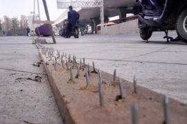 Rải đinh, "xử" xe đỗ sai vị trí