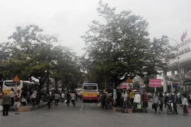 Nhồi nhét, "chặt chém" vẫn phổ biến