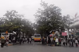 Nhồi nhét, "chặt chém" vẫn phổ biến