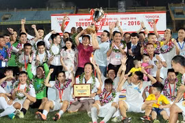 Hà Nội T&T nghẹt thở vô địch V-League 2016
