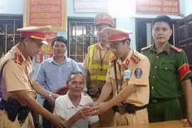 Từ Đăk Lăk ra Hà Nội thăm cháu, cụ ông đi dạo quên đường về nhà