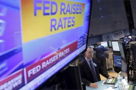 Fed giảm lãi suất 0,25%, chứng khoán, giá vàng lao dốc