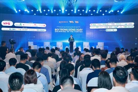 Làm thế nào để doanh nghiệp vượt "dòng xoáy" khó khăn?