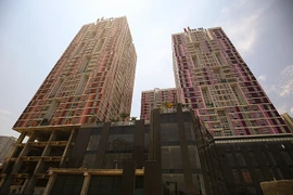 Tạm hoãn xuất cảnh đối với Giám đốc Sông Đà – Thăng Long vì nợ thuế