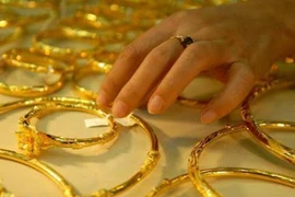 Giá vàng lại quay đầu giảm, nguy cơ một cuộc bán tháo