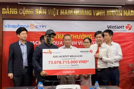 Chủ thuê bao VinaPhone trúng Vietlott 73 tỷ đồng lĩnh thưởng