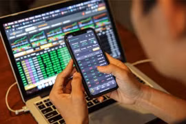 Cổ phiếu ngân hàng, bất động sản đang tiềm ẩn rủi ro sau giai đoạn tăng nóng