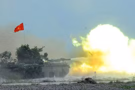 Binh đoàn Cửu Long diễn tập chiến thuật bắn đạn thật