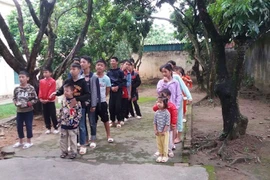 Người già, trẻ em vẫn bị các đối tượng lợi dụng, ép buộc ăn xin