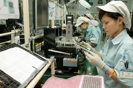 Hà Nội: Lương một số nơi tăng nhẹ, thưởng Tết giảm so với năm 2020