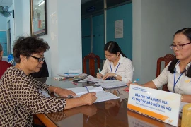 Bổ sung một số chức danh được nghỉ hưu ở tuổi cao hơn đối với cán bộ, công chức