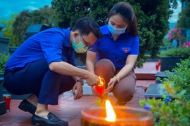 Thanh niên Thủ đô thắp nến tri ân các anh hùng liệt sĩ