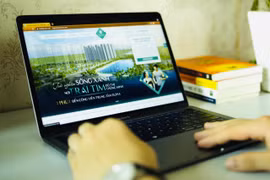 Mua nhà Online: Chuyện giờ mới kể của MC điển trai 