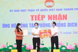 Hà Nội tiếp nhận thêm 26,7 tỷ đồng ủng hộ phòng, chống dịch Covid-19