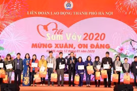 Hà Nội: Trao 5.500 suất quà Tết cho lao động hoàn cảnh đặc biệt khó khăn