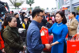 Hà Nội: Tổ chức đưa 1.200 lao động có hoàn cảnh khó khăn về quê đón Tết Nguyên đán