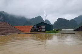 Chi trả lương hưu, trợ cấp bảo hiểm xã hội đảm bảo an toàn trong vùng bão lũ