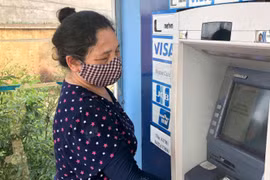 Hà Nội: Chi trả lương hưu tháng 8 cho người hưởng mới qua tài khoản ATM