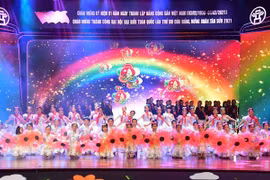Xét nghiệm Covid-19 cho đại biểu, khách mời, ca sĩ... tham gia chương trình "Đảng cho ta mùa Xuân"