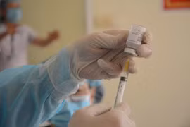 Đề xuất hỗ trợ tiêm vaccine Covid-19 cho lao động Việt Nam làm việc ở nước ngoài