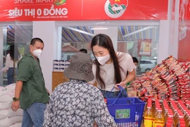 Share Mart - siêu thị 0 đồng miễn phí lương thực, nhu yếu phẩm cho người khó khăn