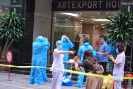 Hà Nội: Thêm 7 đồng nghiệp của bệnh nhân ở Times City dương tính với SARS-CoV-2