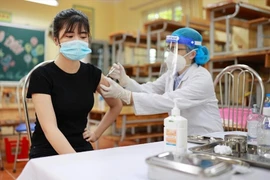 Tiêm vaccine Covid-19 mũi nhắc lại sau 6 tháng, bắt đầu từ tháng 12