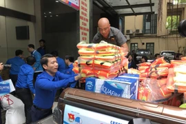 Hơn 20 tỷ đồng gửi đồng bào miền Trung từ chương trình "San sẻ yêu thương"