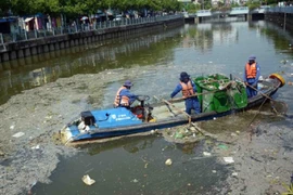 Ngành nghề nào được nghỉ hưu trước tuổi, hưởng nguyên lương từ năm 2021