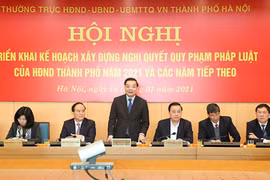 Chủ tịch UBND TP Hà Nội: Có tình trạng "vừa chạy vừa xếp hàng" trong xây dựng chính sách