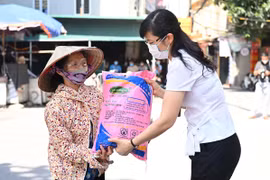 Hà Nội tăng tiến độ chi trả hỗ trợ Covid-19, nỗ lực không để ai bị bỏ lại phía sau