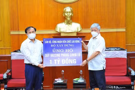 Bộ Xây dựng ủng hộ 1 tỷ đồng vào Quỹ vaccine phòng, chống Covid-19