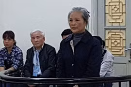 Bị truy tội lạm dụng, nữ đại gia ngành gỗ nói không trốn nợ