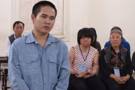 Giận hờn vu vơ, dùng xăng thiêu sống vợ trẻ đang ly thân