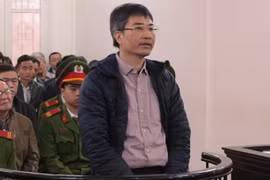 Không bằng cấp vẫn được ưu ái nắm giữ chức vụ quan trọng