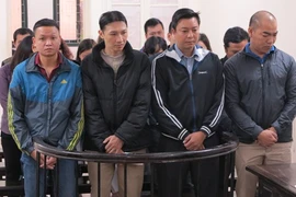 Ổ nhóm "móc túi" khách hàng tại cây xăng Trần Khát Chân hầu tòa