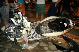 "Xe điên" Toyota Camry gây tai nạn, kéo lê xe máy nhiều km