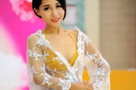 Sức hút mê mẩn từ bộ nội y nặng 4kg bằng vàng ròng giá 600.000 USD