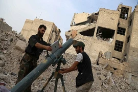 Quân nổi dậy Syria dùng Ipad để bắn súng cối, tên lửa