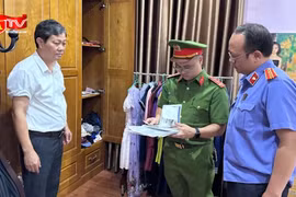 Bắt tạm giam 2 lãnh đạo ngành đường sắt chiếm đoạt trên 400 triệu đồng của nhà thầu