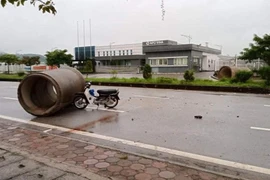 Hai công nhân tử vong sau khi đâm vào cống chắn ngang đường