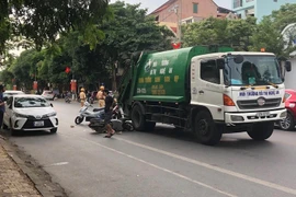 Mở cửa xe bất cẩn, lái xe làm người phụ nữ đi đường tử vong