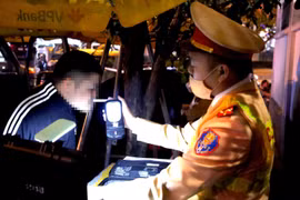 Lái xe say xỉn xuất trình thẻ nhà báo VOV nghi làm giả